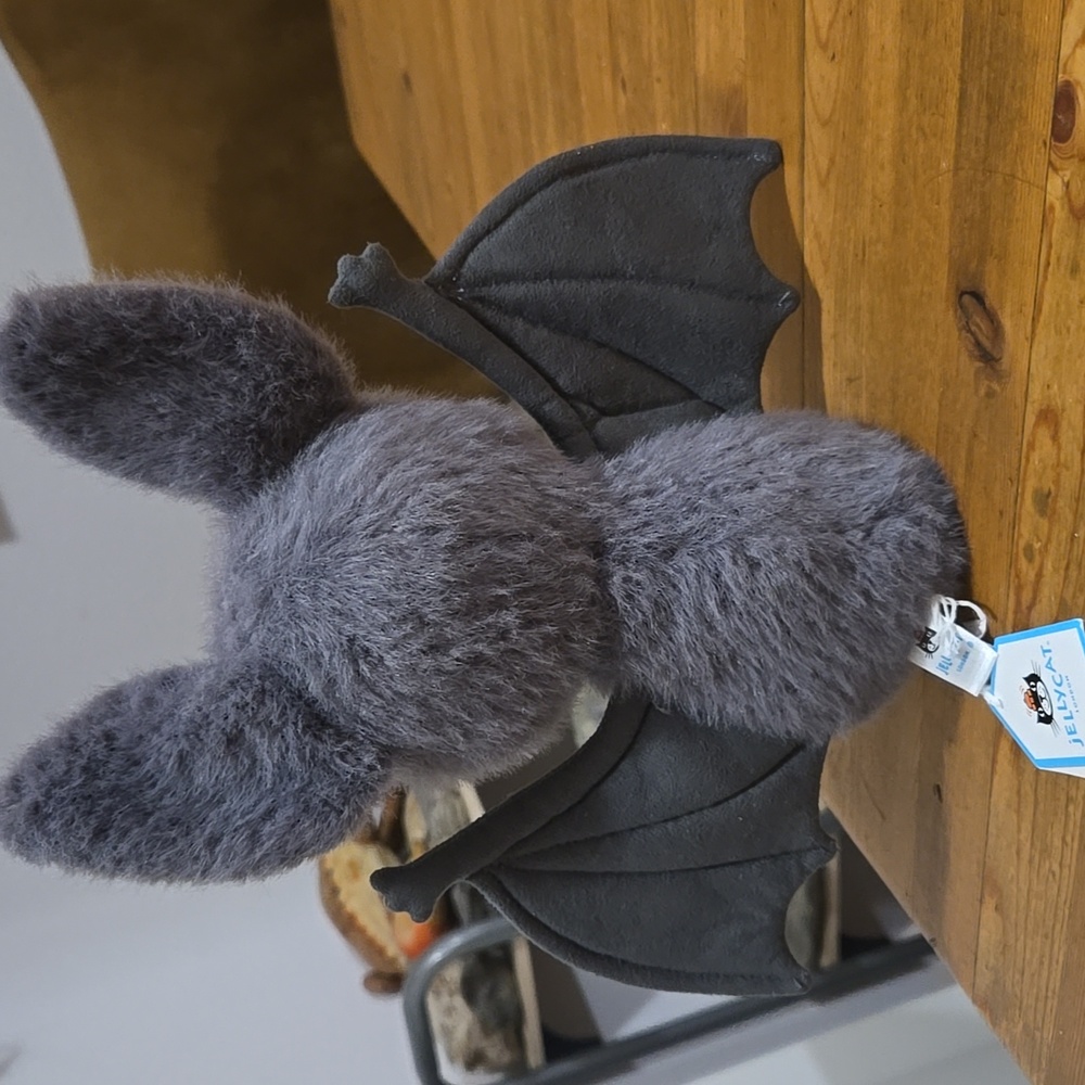 Jellycat Broox Bat 8.7x3.5x3.5" Soft & Plush BNWT Authentic - Picture 7 of 9